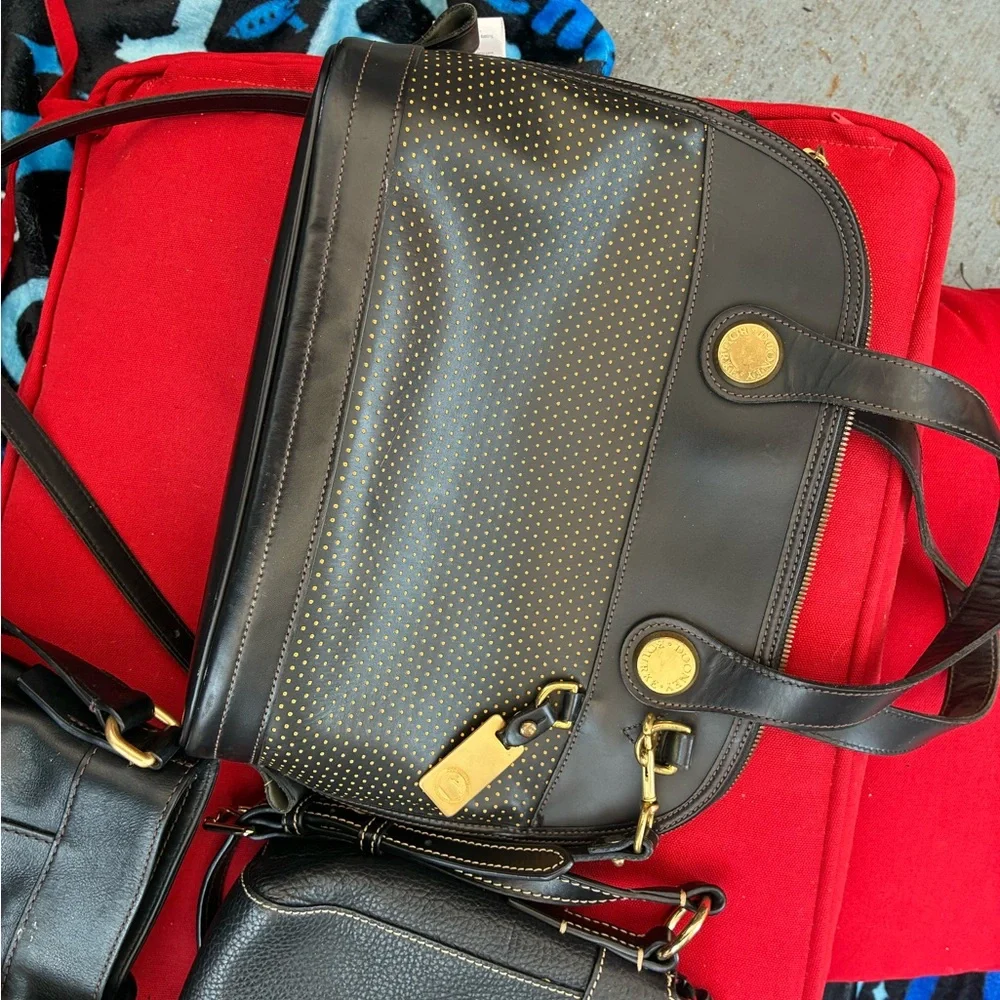 9-Dooney & Burk, 1-Coach, 1- Brahmin & 2- LV bags. ( Selling All) one Price